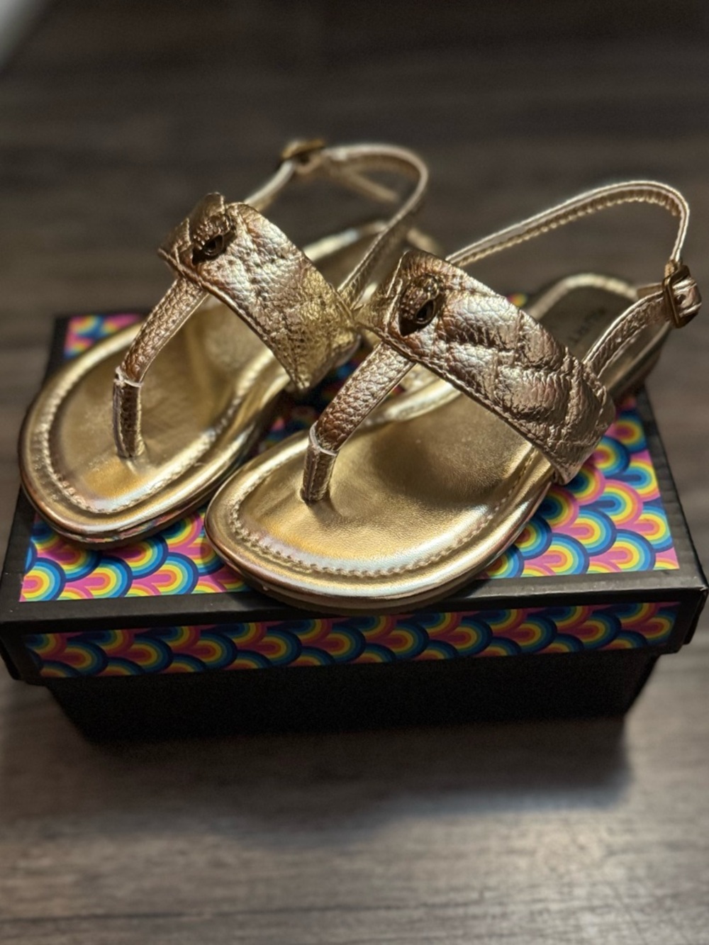 Brand New Kurt Geiger Toddler Metallic Gold T-Strap Sandals